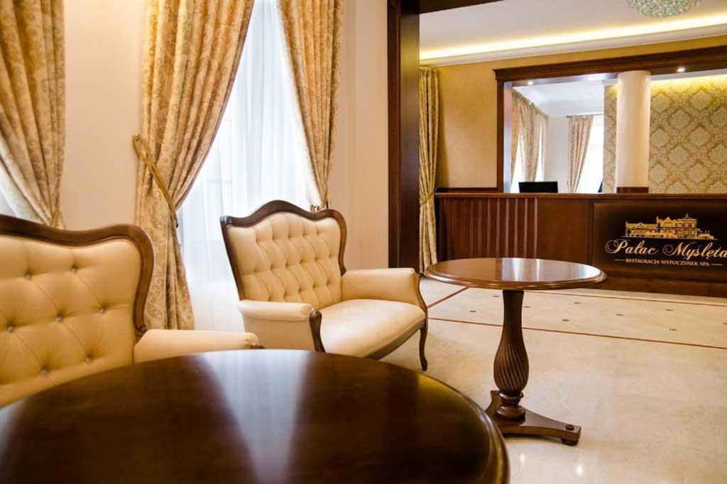 Palac Mysleta Uzdowo Ngoại thất bức ảnh