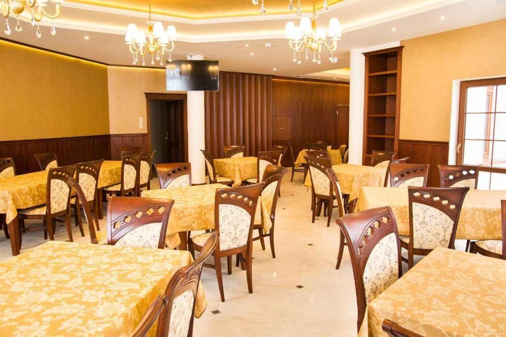 Palac Mysleta Uzdowo Ngoại thất bức ảnh