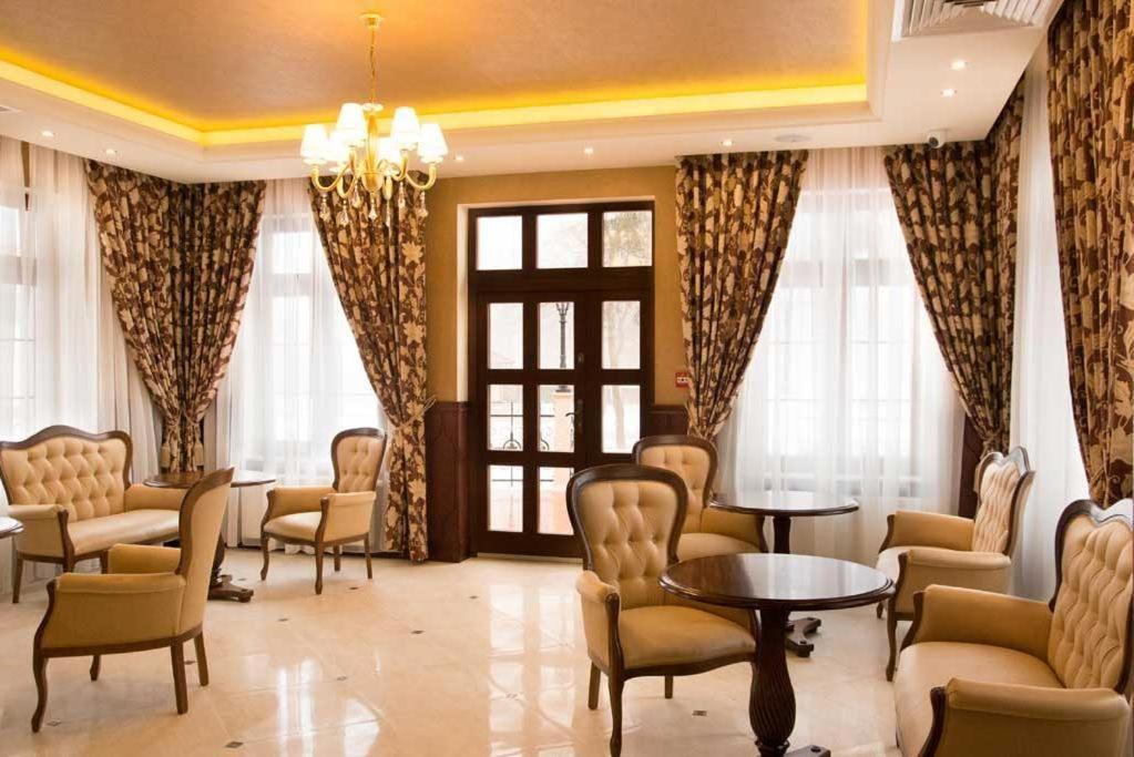 Palac Mysleta Uzdowo Ngoại thất bức ảnh