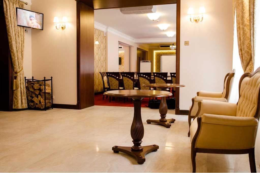 Palac Mysleta Uzdowo Ngoại thất bức ảnh