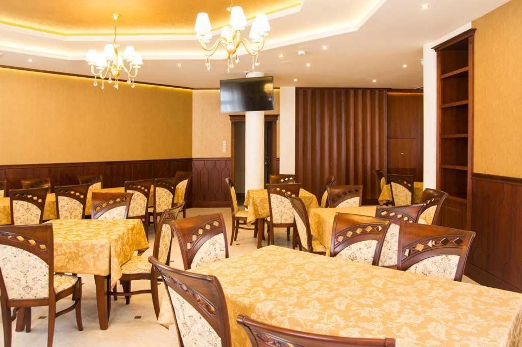 Palac Mysleta Uzdowo Ngoại thất bức ảnh