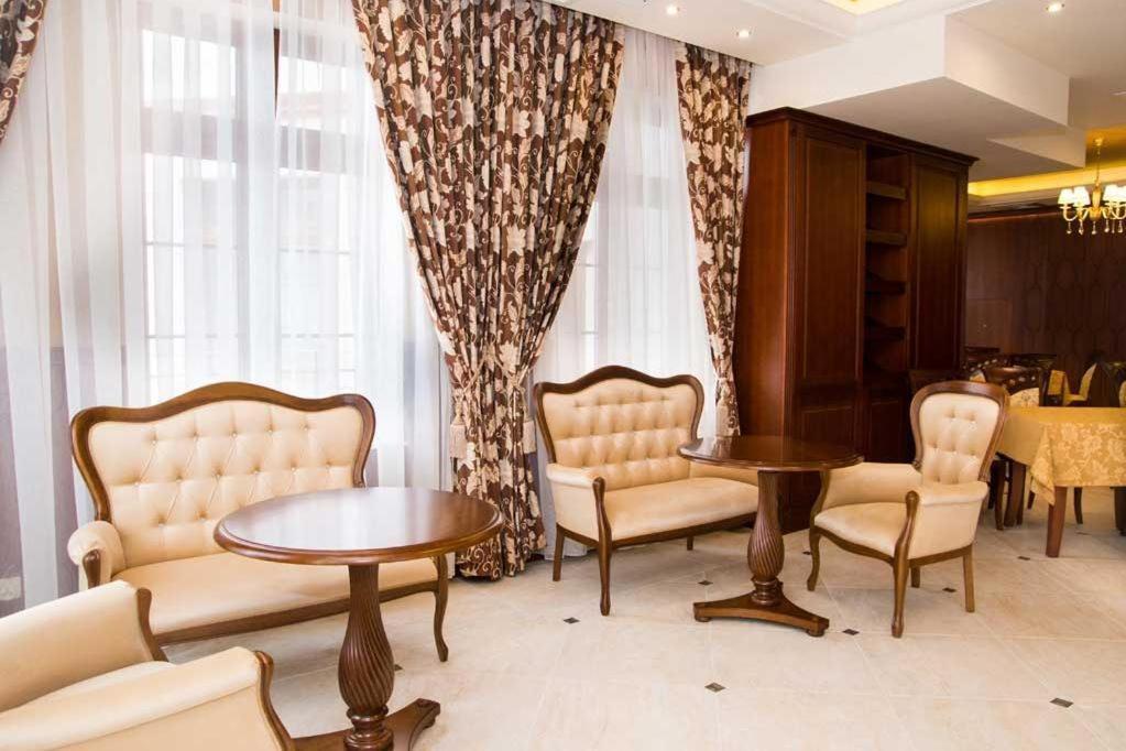 Palac Mysleta Uzdowo Ngoại thất bức ảnh